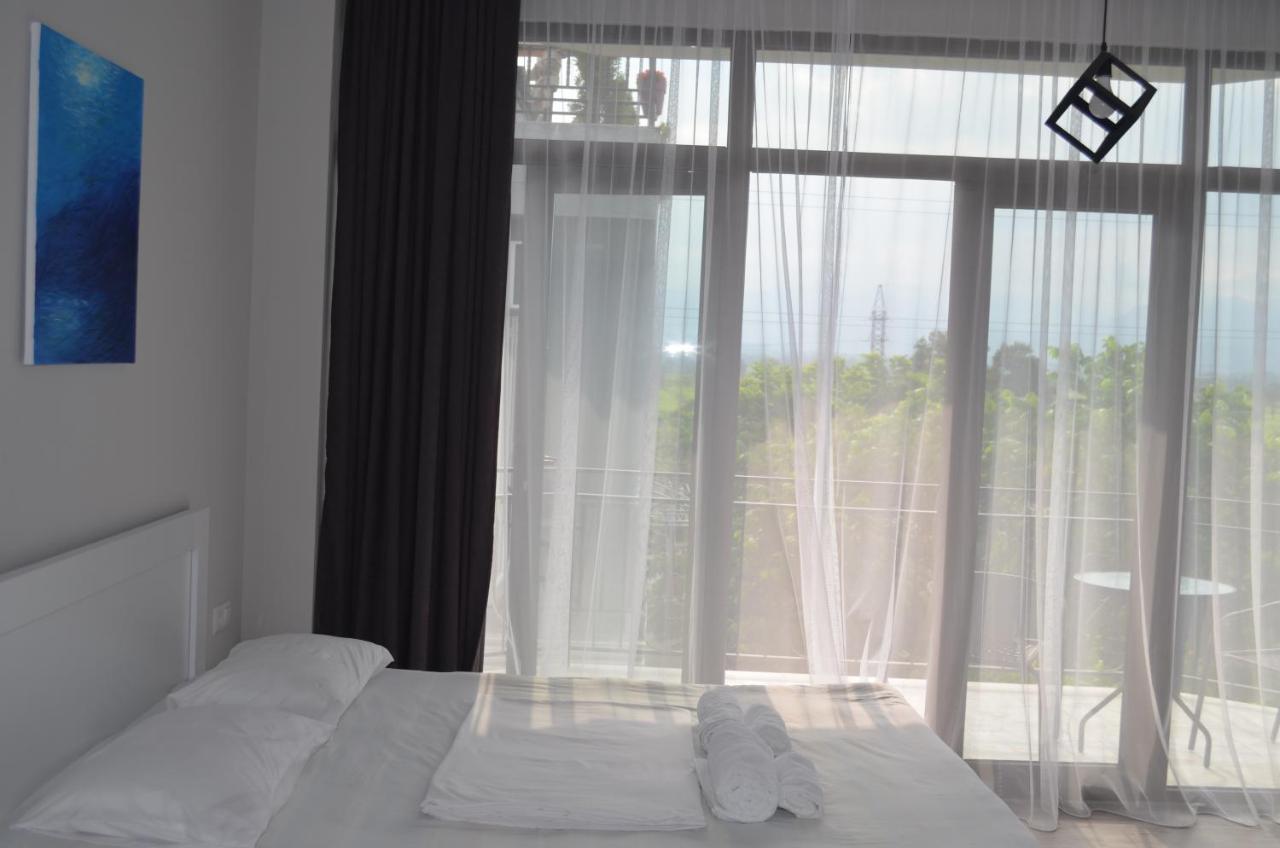 Guest House Madonna Kobuleti Esterno foto
