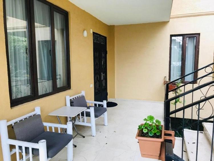 Guest House Madonna Kobuleti Esterno foto