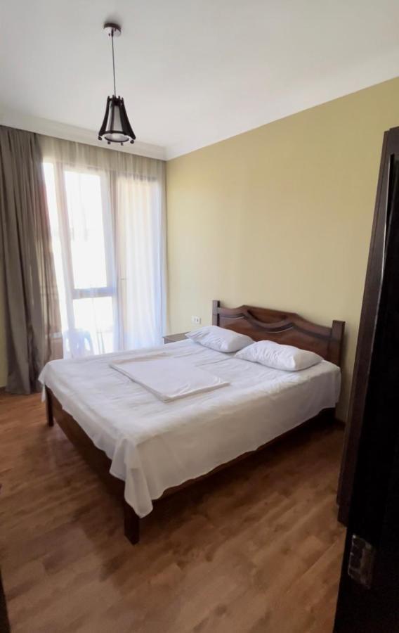 Guest House Madonna Kobuleti Esterno foto