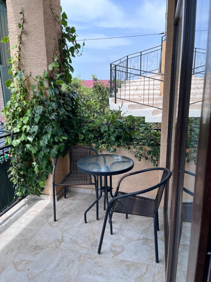Guest House Madonna Kobuleti Esterno foto