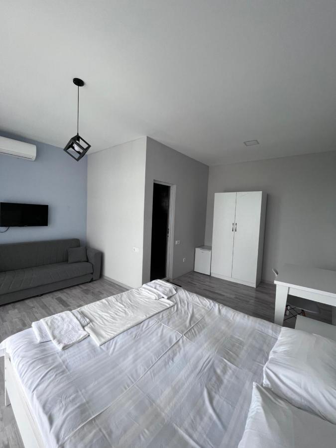 Guest House Madonna Kobuleti Esterno foto