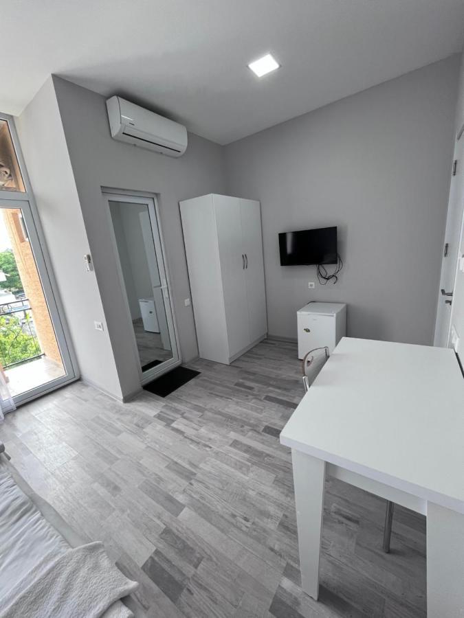 Guest House Madonna Kobuleti Esterno foto