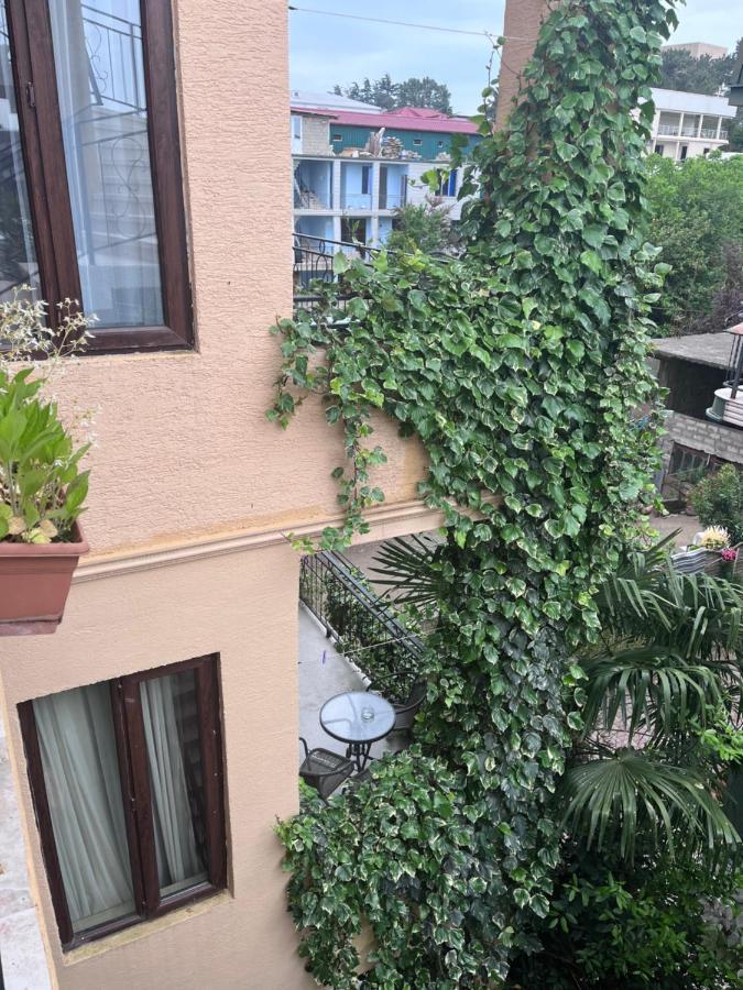 Guest House Madonna Kobuleti Esterno foto