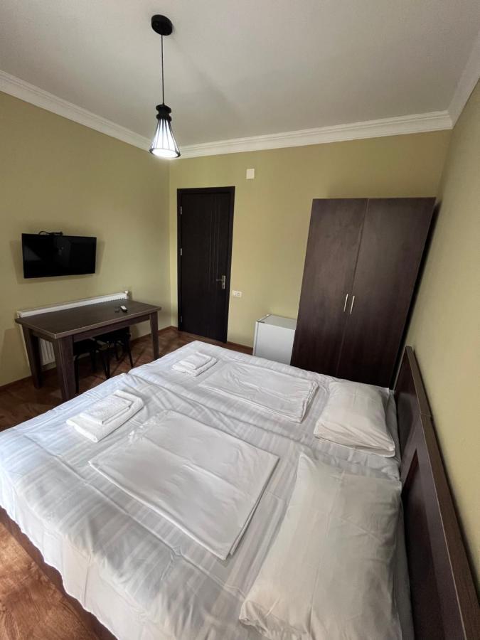 Guest House Madonna Kobuleti Esterno foto