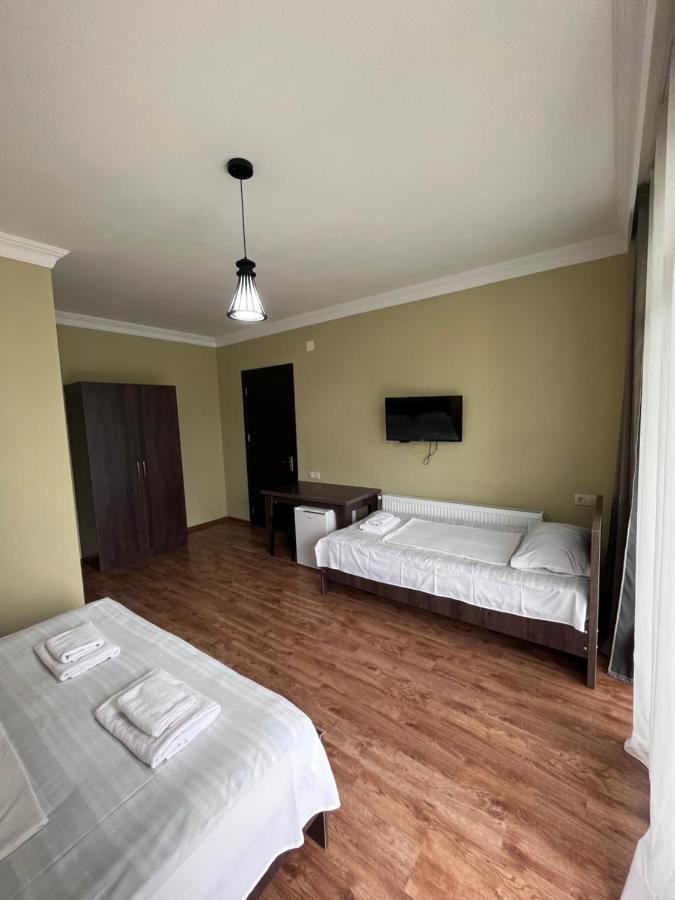 Guest House Madonna Kobuleti Esterno foto
