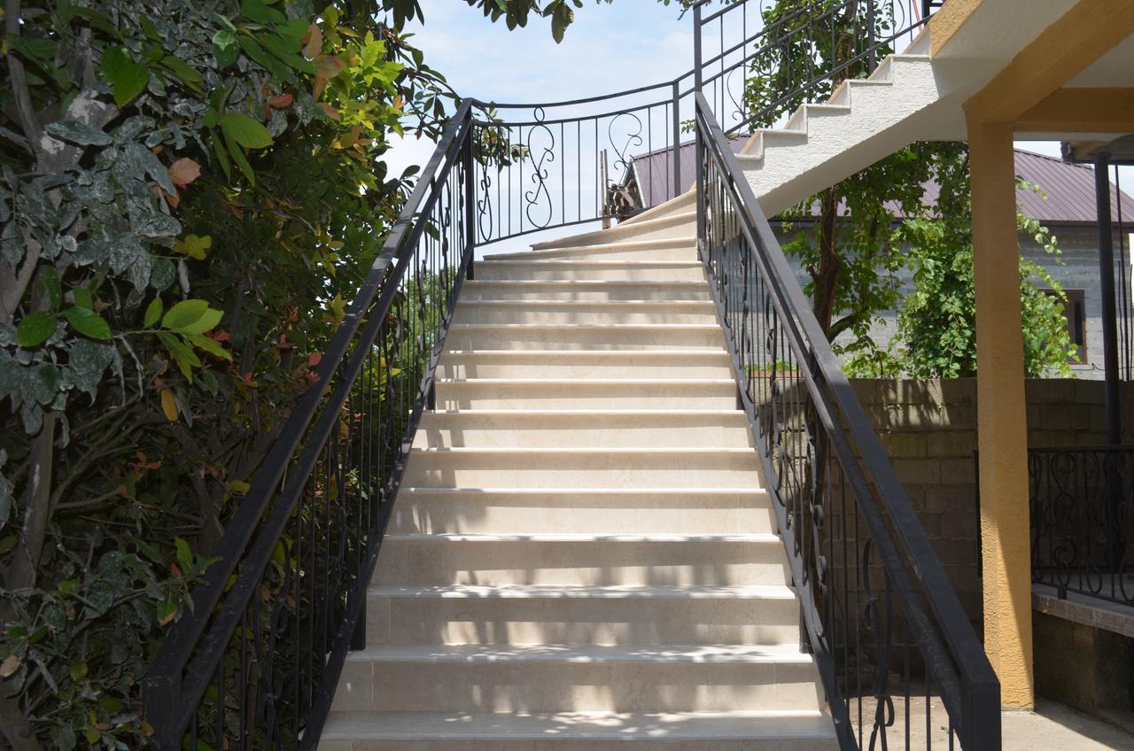 Guest House Madonna Kobuleti Esterno foto